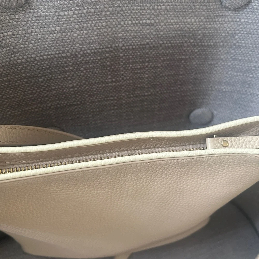 Kate Spade Cream / Blush Pink Crossbody Bag in Pebbled Leather HOST PICK
